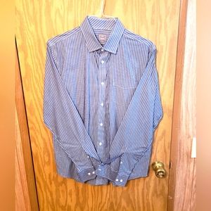 GAP Non-Iron l/s shirt L.  Excellent condition.